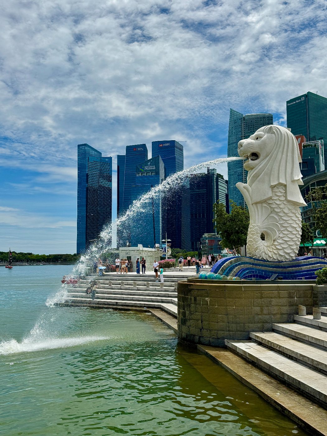 The Merlion and the financial district
