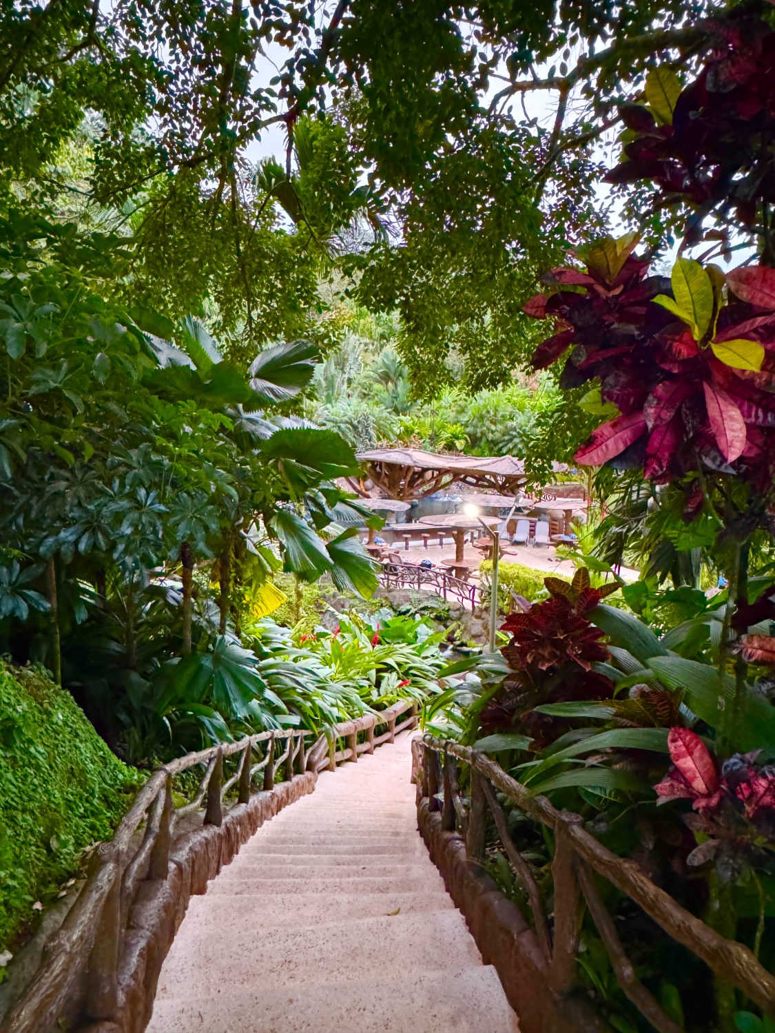 Los Lagos gardens