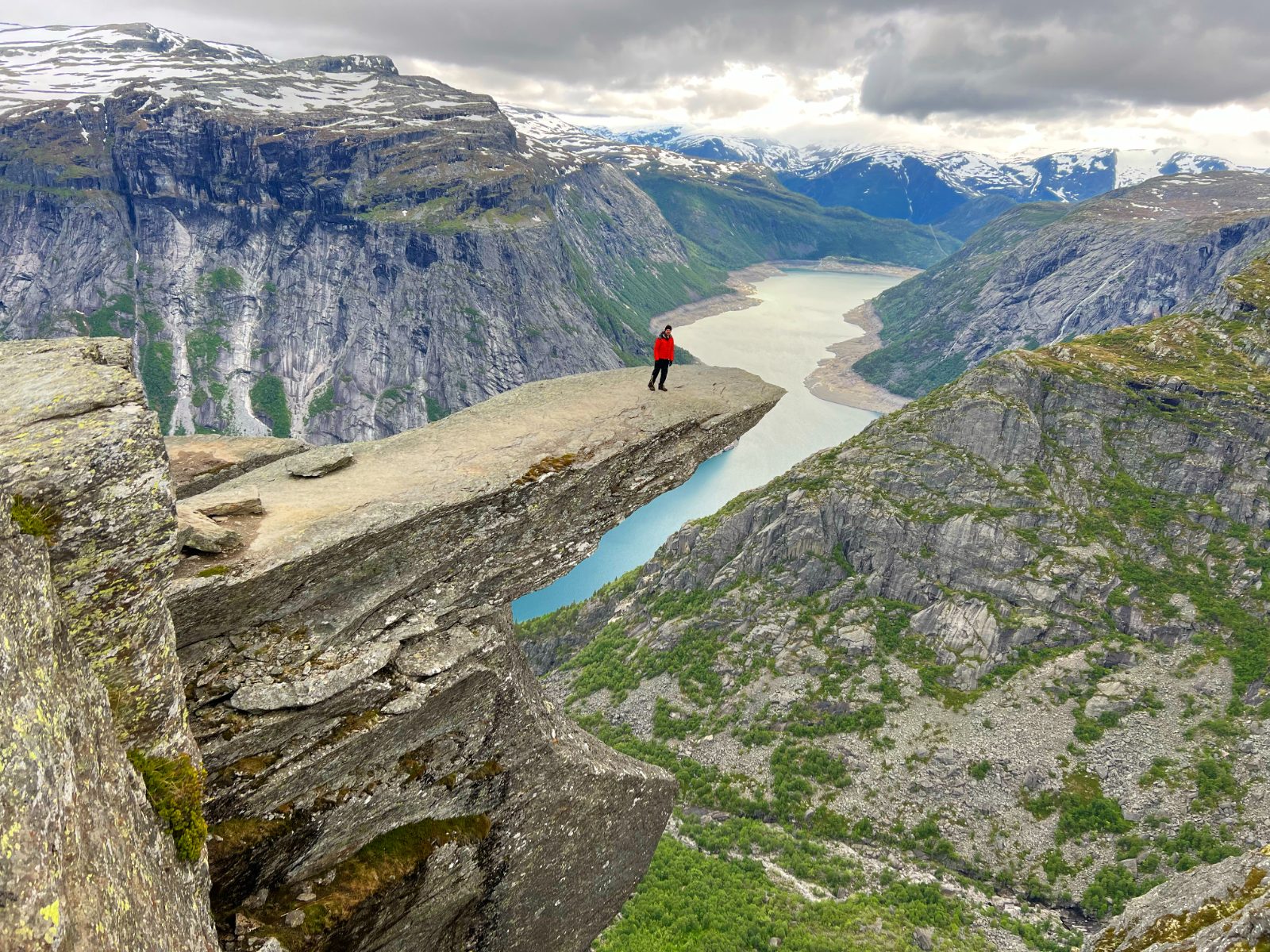 Trolltunga from the air, 700m above Ringedalsvatnet