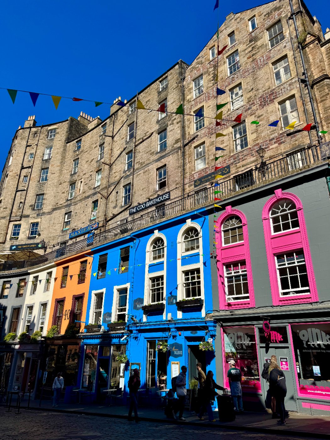 Victoria Street colours